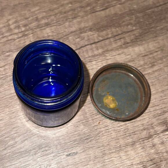 VTG Vicks Vapor Rub Blue Cobalt Glass Jar w/ Twist Metal Cap 2.5"  x 1.5" W #1 - Picture 3 of 7